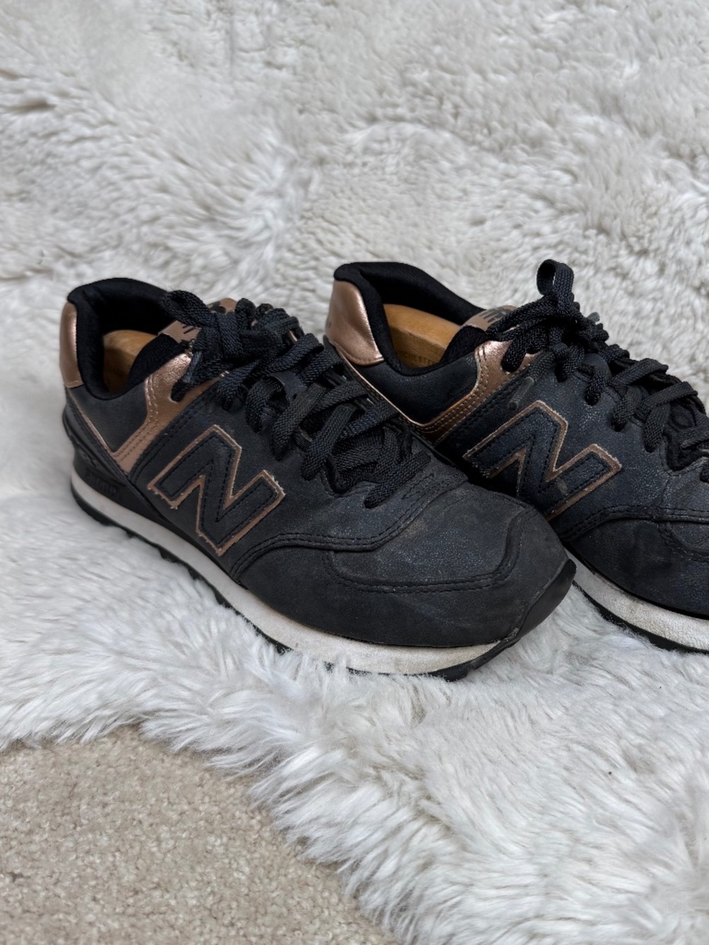 New Balance 574 Sneakers Black Rose Gold Lace Up Leather Women's Size 8